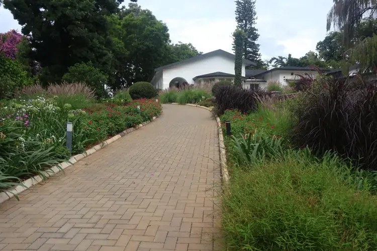 Chairman's Bungalow Landscape, photograph 5